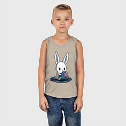 Майка детская хлопок Зайчонок обнял клубки The bunny hugged the balls, цвет: миндальный — фото 2