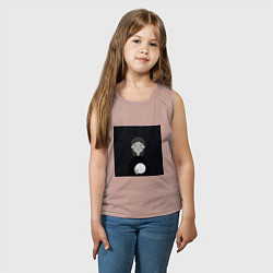 Майка детская хлопок Девочка с луной в руке на фоне звёздного неба, цвет: пыльно-розовый — фото 2