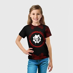 Футболка детская Символ Gears of War и краска вокруг на темном фоне, цвет: 3D-принт — фото 2