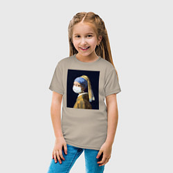 Футболка хлопковая детская Девушка с жемчужной сережкой, цвет: миндальный — фото 2
