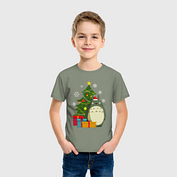 Футболка хлопковая детская Тоторо новогодний, цвет: авокадо — фото 2