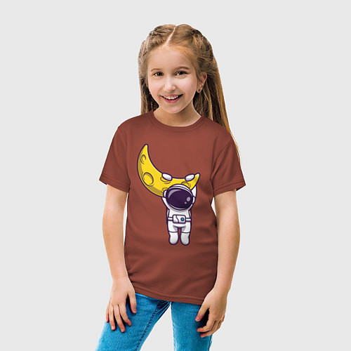 Детская футболка Космонавт висит на Луне / Кирпичный – фото 4