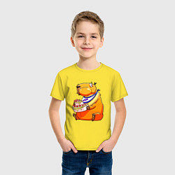 Футболка хлопковая детская Капибара празднует день рождения, цвет: желтый — фото 2