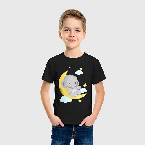 Детская футболка Милый слонёнок сидит на месяце среди звёзд / Черный – фото 3