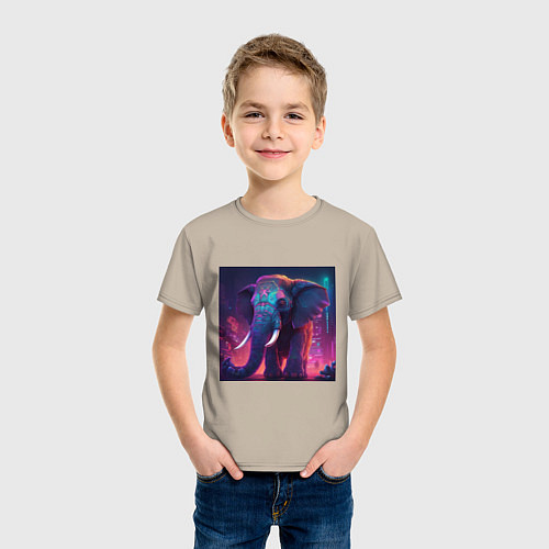 Детская футболка Слон в неоновом городе / Миндальный – фото 3