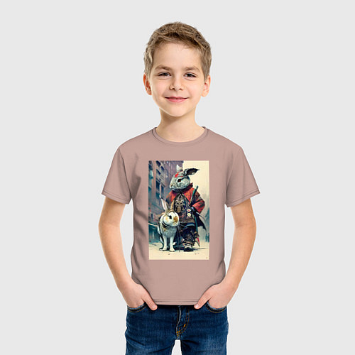 Детская футболка Заяц-охотник со своим другом - нейросеть / Пыльно-розовый – фото 3