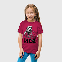 Футболка хлопковая детская Raccoon ride, цвет: маджента — фото 2