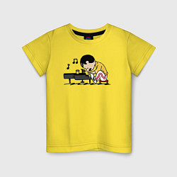 Футболка хлопковая детская Фредди Меркьюри за роялем, цвет: желтый