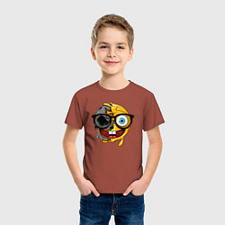 Футболка хлопковая детская Весёлый смайл в очках, цвет: кирпичный — фото 2