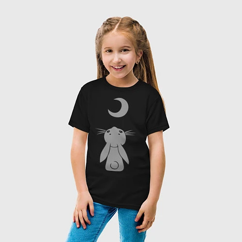 Детская футболка Зайчик смотрит на луну / Черный – фото 4