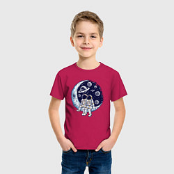 Футболка хлопковая детская Космонавты сидят на луне, цвет: маджента — фото 2