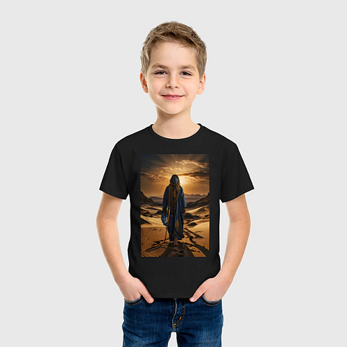 Детская футболка Человек в пустыне / Черный – фото 3