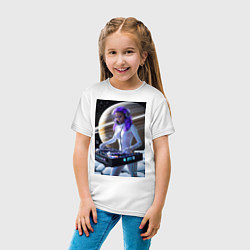 Футболка хлопковая детская Девушка космо DJ на фоне сатурна, цвет: белый — фото 2