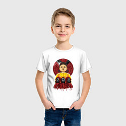 Футболка хлопковая детская Кукла и надзиратели игра в кальмара, цвет: белый — фото 2