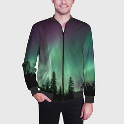 Бомбер мужской Сияние над лесом, цвет: 3D-черный — фото 2