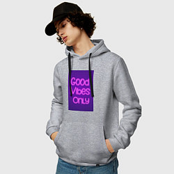 Толстовка-худи хлопковая мужская Неоновая надпись good vibes only и кирпичная стена, цвет: меланж — фото 2