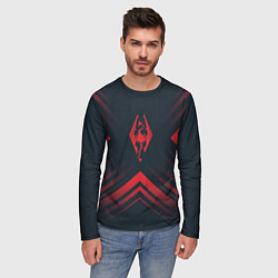 Лонгслив мужской Красный Символ Skyrim на темном фоне со стрелками, цвет: 3D-принт — фото 2
