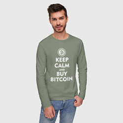 Лонгслив хлопковый мужской Keep Calm & Buy Bitcoin, цвет: авокадо — фото 2