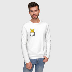 Лонгслив хлопковый мужской Пикачу в кармане арт, цвет: белый — фото 2