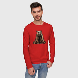 Лонгслив хлопковый мужской Медведь веселый сидит, цвет: красный — фото 2