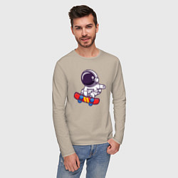 Лонгслив хлопковый мужской Скейтер космонавт, цвет: миндальный — фото 2