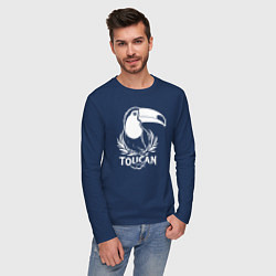 Лонгслив хлопковый мужской Тукан в лавровом венке, цвет: тёмно-синий — фото 2