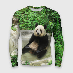 Мужской рашгард Панда отдыхает в ванной