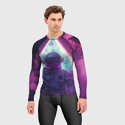 Рашгард мужской Космонавт в фиолетовом космосе, цвет: 3D-принт — фото 2