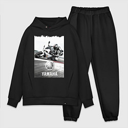 Мужской костюм оверсайз YAMAHA на вираже, цвет: черный