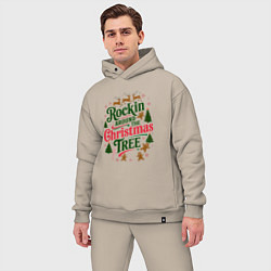 Мужской костюм оверсайз Новогодняя атмосфера rockin around the christmas t, цвет: миндальный — фото 2