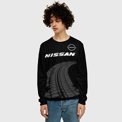 Свитшот мужской Nissan speed на темном фоне со следами шин: символ, цвет: 3D-черный — фото 2