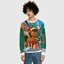 Свитшот мужской Лошадка распаковывает новогодний подарок, цвет: 3D-белый — фото 2