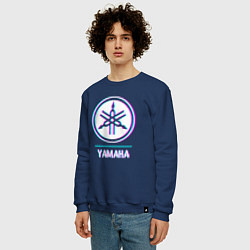 Свитшот хлопковый мужской Значок Yamaha в стиле glitch, цвет: тёмно-синий — фото 2