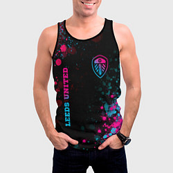 Майка-безрукавка мужская Leeds United - neon gradient: символ и надпись вер, цвет: 3D-черный — фото 2
