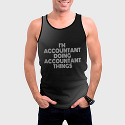Майка-безрукавка мужская Im accountant doing accountant things: на темном, цвет: 3D-черный — фото 2
