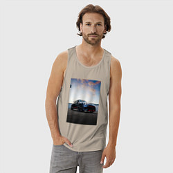 Майка мужская хлопок Авто на фоне неба, цвет: миндальный — фото 2