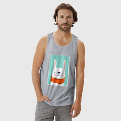 Майка мужская хлопок Снежный заяц с шарфом, цвет: меланж — фото 2