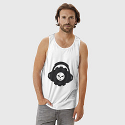 Майка мужская хлопок Логотип c лицом и шестернёй в наушниках, цвет: белый — фото 2