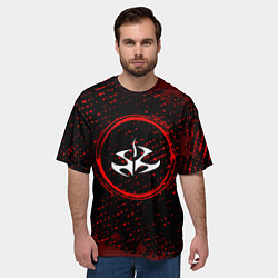 Футболка оверсайз мужская Символ Hitman и краска вокруг на темном фоне, цвет: 3D-принт — фото 2