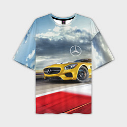 Мужская футболка оверсайз Mercedes AMG V8 Biturbo на трассе