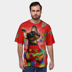 Футболка оверсайз мужская Новогодняя такса на красном фоне с ёлками, цвет: 3D-принт — фото 2