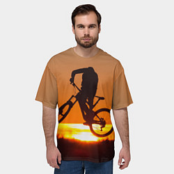 Футболка оверсайз мужская Велосипедист на закате, цвет: 3D-принт — фото 2
