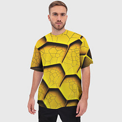Футболка оверсайз мужская Желтые шестиугольники с трещинами - объемная текст, цвет: 3D-принт — фото 2