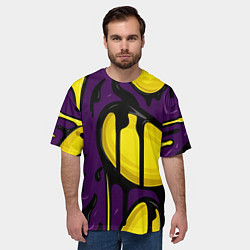 Футболка оверсайз мужская Желтые яркие пятна краски на фиолетовом, цвет: 3D-принт — фото 2