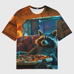 Мужская футболка оверсайз Енот с пиццей на диване