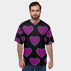 Футболка оверсайз мужская Эмо клетчатый паттерн - сердце черно розовое, цвет: 3D-принт — фото 2