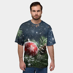 Футболка оверсайз мужская Новогодний шар и шишка, цвет: 3D-принт — фото 2