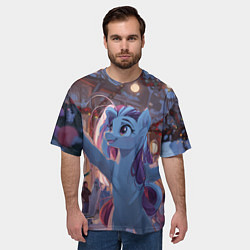 Футболка оверсайз мужская Лошадка наслаждается новым годом, цвет: 3D-принт — фото 2