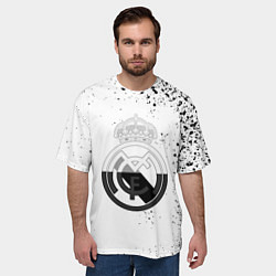 Футболка оверсайз мужская Реал Мадрид черно белые краски, цвет: 3D-принт — фото 2