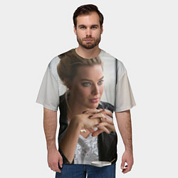 Футболка оверсайз мужская Робби Марго в кафе, цвет: 3D-принт — фото 2